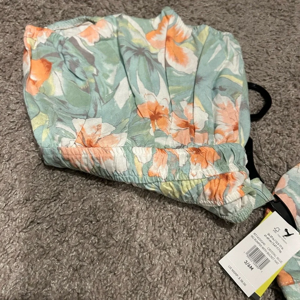 Floral Baby Romper with Hat- nwt- 3-6 month - Picture 4 of 4